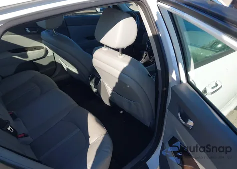 2016 Kia Optima Ex z USA, uszkodzony, nr VIN 5XXGU4L39GG012642